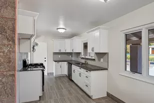 19150 Brookhaven Dr, Saratoga, CA 95070 - Photo 16