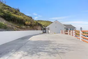 228 Pine Canyon Rd, Salinas, CA 93908 - Photo 2