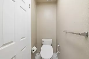 29026 Hillview St, Hayward, CA 94544 - Photo 36