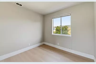 29026 Hillview St, Hayward, CA 94544 - Photo 18