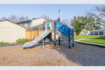 2005 Quadros Ln, San Jose, CA 95131 - Photo 26