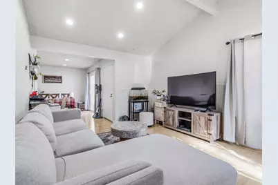 1127 Spiro Dr, San Jose, CA 95116 - Photo 8