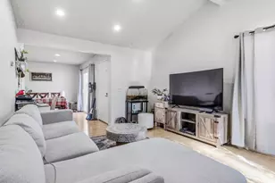 1127 Spiro Dr, San Jose, CA 95116 - Photo 8