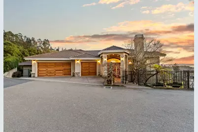 6357 Fairlane Dr, Oakland, CA 94611 - Photo 1