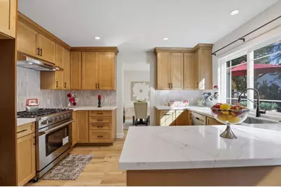 750 W 9th St, Gilroy, CA 95020 - Photo 8