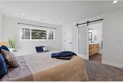 750 W 9th St, Gilroy, CA 95020 - Photo 20