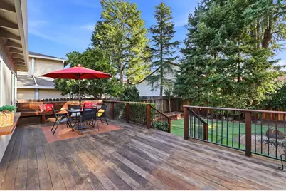 750 W 9th St, Gilroy, CA 95020 - Photo 32