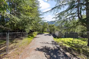 27600 Altamont Rd, Los Altos Hills, CA 94022 - Photo 8