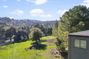 27600 Altamont Rd, Los Altos Hills, CA 94022 - Photo 26