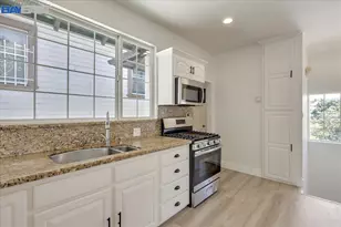 2036 E 20th St, Oakland, CA 94606 - Photo 8