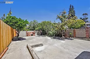 2036 E 20th St, Oakland, CA 94606 - Photo 24