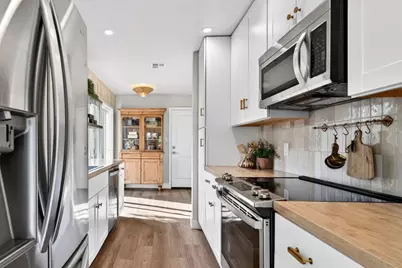 300 Ridgemark Dr, Hollister, CA 95023 - Photo 10