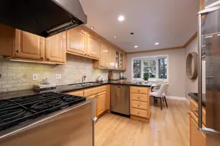 708 University Dr, Menlo Park, CA 94025 - Photo 10