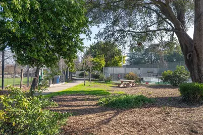 708 University Dr, Menlo Park, CA 94025 - Photo 38