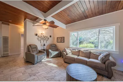 820 Comstock Rd, Hollister, CA 95023 - Photo 10