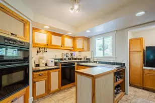 820 Comstock Rd, Hollister, CA 95023 - Photo 16