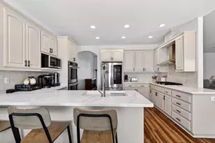 313 Taryn Ct, Hollister, CA 95023 - Photo 2