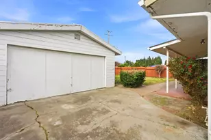 691 Lotus St, San Jose, CA 95116 - Photo 40