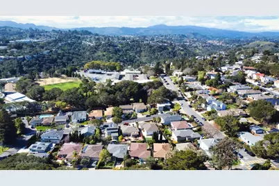 2404 Cipriani Blvd, Belmont, CA 94002 - Photo 4