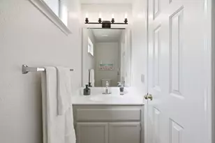 1045 Summershore Ct, San Jose, CA 95122 - Photo 12