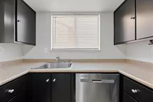 7 Las Moradas Cir, San Pablo, CA 94806 - Photo 16