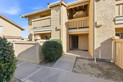 7 Las Moradas Cir, San Pablo, CA 94806 - Photo 2