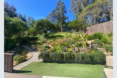 6870 Lakeview Dr, Salinas, CA 93907 - Photo 2