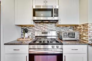 22054 Hibiscus Dr, Cupertino, CA 95014 - Photo 16