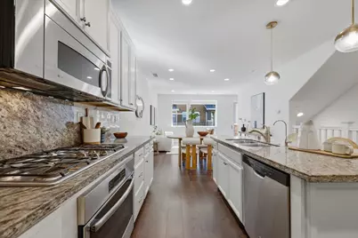 381 Charles Morris Ter, Sunnyvale, CA 94085 - Photo 12