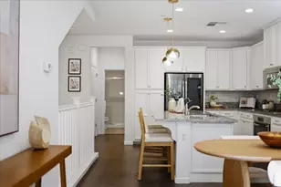 381 Charles Morris Ter, Sunnyvale, CA 94085 - Photo 10