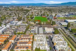 381 Charles Morris Ter, Sunnyvale, CA 94085 - Photo 58