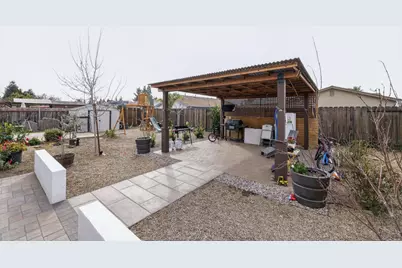 865 Locust Ave, Manteca, CA 95337 - Photo 8