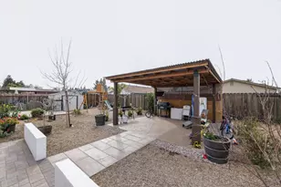 865 Locust Ave, Manteca, CA 95337 - Photo 8