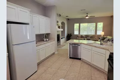 9608 Crystal Bay Ln, Elk Grove, CA 95758 - Photo 10