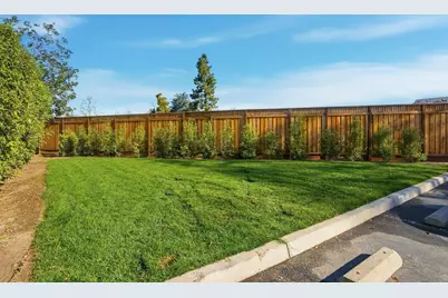 565 W Latimer Ave, Campbell, CA 95008 - Photo 32