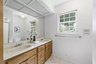 11915 Shadybrook Ct, Saratoga, CA 95070 - Photo 32