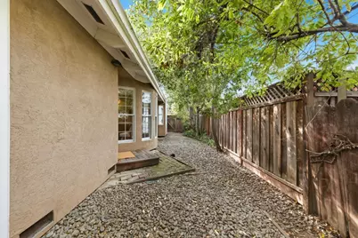 11915 Shadybrook Ct, Saratoga, CA 95070 - Photo 58