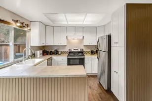 19223 Creekside Ln, Salinas, CA 93908 - Photo 8