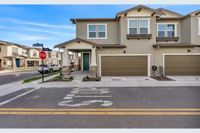 122 W Riverside Pl, Tracy, CA 95391 - Photo 1