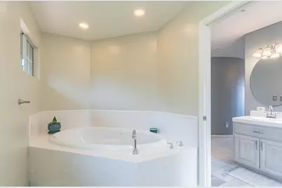 17705 Pond Derosa Ln, Salinas, CA 93907 - Photo 36