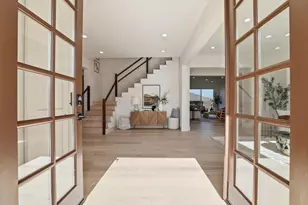 1685 Zinnia Ln, San Jose, CA 95124 - Photo 4