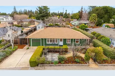 2025 Yorkshire Way, Mountain View, CA 94040 - Photo 2