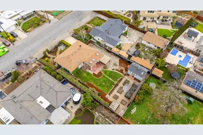 2025 Yorkshire Way, Mountain View, CA 94040 - Photo 6