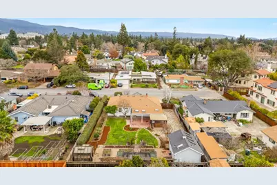 2025 Yorkshire Way, Mountain View, CA 94040 - Photo 8