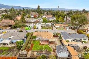 2025 Yorkshire Way, Mountain View, CA 94040 - Photo 8