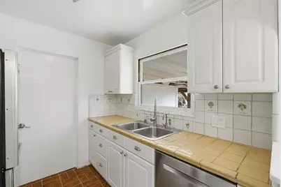 2025 Yorkshire Way, Mountain View, CA 94040 - Photo 16