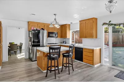 1911 Glarner St, Hollister, CA 95023 - Photo 12