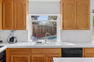 1911 Glarner St, Hollister, CA 95023 - Photo 16