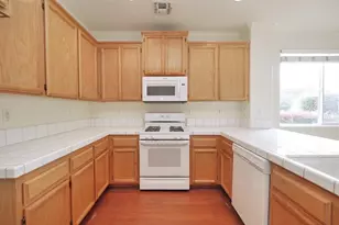 5721 Beadnell Way, Sacramento, CA 95835 - Photo 14