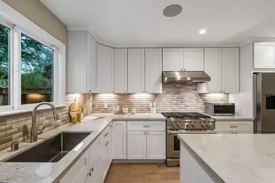 380 San Carlos Ave, Redwood City, CA 94061 - Photo 8